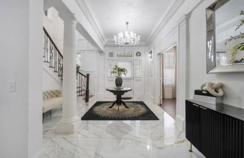 Family-Friendly 5BR | Sleeps 15 | 3 mins Downtown! - Foto 56