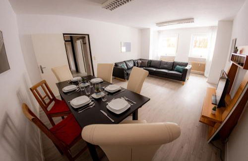 Yello Homes - großes Apartment - Am Waldrand, 15 min bis Nürnberg Messe, für 8 Personen, 2 WC's - Foto 7