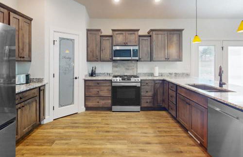 Under the Rye Sky New-Build Home Near Trails! - Foto 10