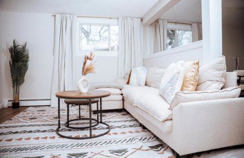 Two Bedroom Apartment Near Downtown Boston with Free Parking - Foto 1