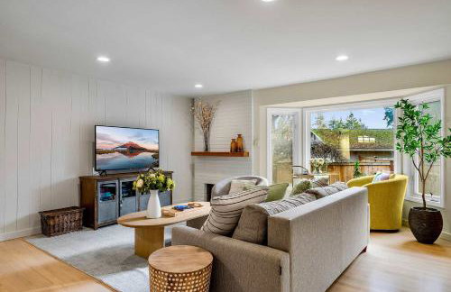 Serene Sunlit Retreat - Remodeled with EV charging and AC - Foto 11