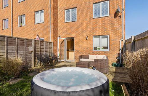 Cosy Retreat in Ashford city centre with Hot tub - Foto 8