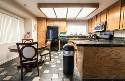 Private Oasis with Pool - Foto 55