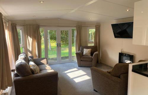 Oak Tree Lodge with Hot Tub near Alton Towers - Foto 29