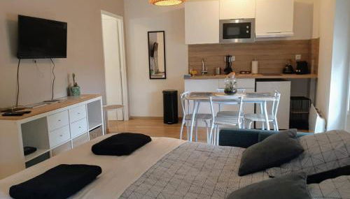 Appartement tout équipé - face à la gare - Wifi rapide - Idéal pro & courts séjours - Foto 3