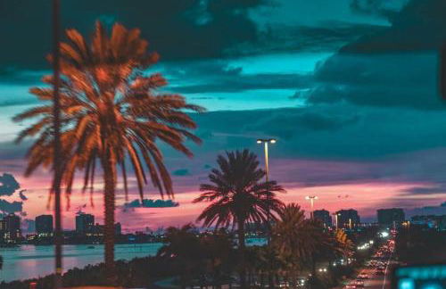 Across from Beach - Renovated Coastal Home, Gourmet Kitchen & Jetted Tub - by Maven Vacation Rentals - Foto 42