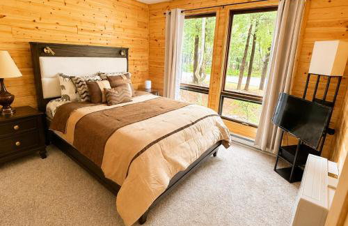 Clocked Out Cabin with Lake Access, Fire Pit, Games - Foto 24