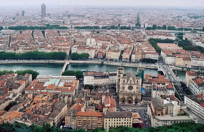 Traslado de llegada: Aeropuerto de Lyon LYS a la ciudad de Lyon en furgoneta de lujo - Foto 5