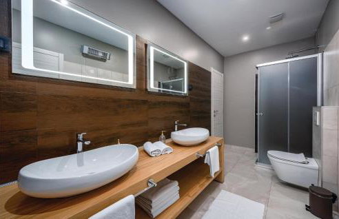 Five-Bedroom Holiday Home In Zminj - Photo 32