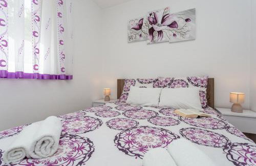 Apartment With A Private Swimming Pool, Garden & BBQ - Foto 18