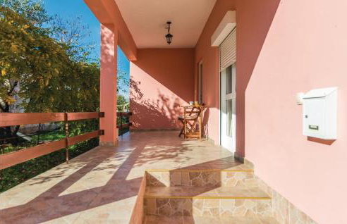 Three-Bedroom Holiday Home In Sikovo - Foto 1