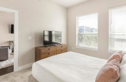 Landing Stylish 1BD Yoga Studio Gym - Photo 35