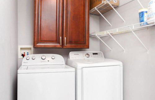 Hot Tub, Views & Game Room - 20 min to Downtown Asheville! - Foto 44