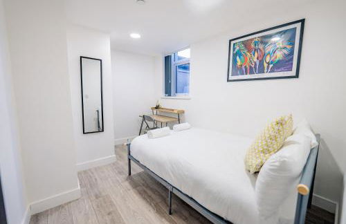 10BR 4Bath Home, Stag Do, Contractors, Big Group - Foto 24