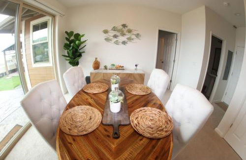 New 4 Bedroom Home with Ocean and Gorgeous Mountain Views in the gated community of Mauna Olu - Foto 25