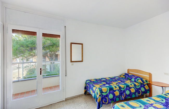 Apartment in Roses on the Beachfront - Photo 3