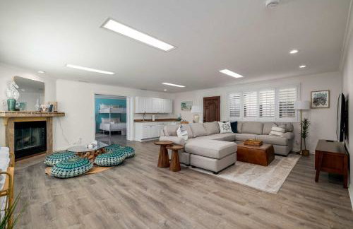 Huge House with Pool! Sleeps 16 - BBQ - Shuffleboard - Foto 5