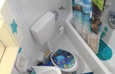 Kamari Beach guest house - Photo 38