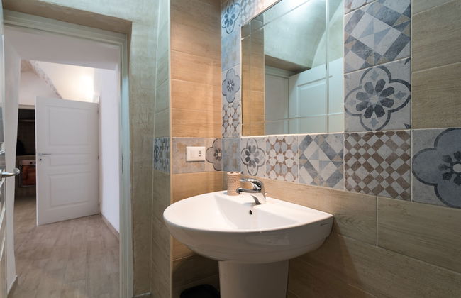 La Bianca Suite - Photo 12