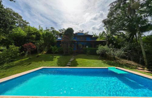 Casa espaçosa com piscina ampla e churrasqueira perto de São Paulo - Foto 2
