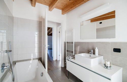 White Attic - by MyHomeInComo - Foto 69