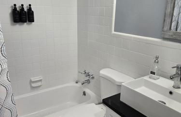 2 King Beds Near Airport - The Silver Hideaway - Foto 19