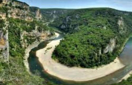 LA O'LISO Gorges de l'Ardèche gîte 4 places avec piscine à 5mn du Pont d Arc - Foto 50