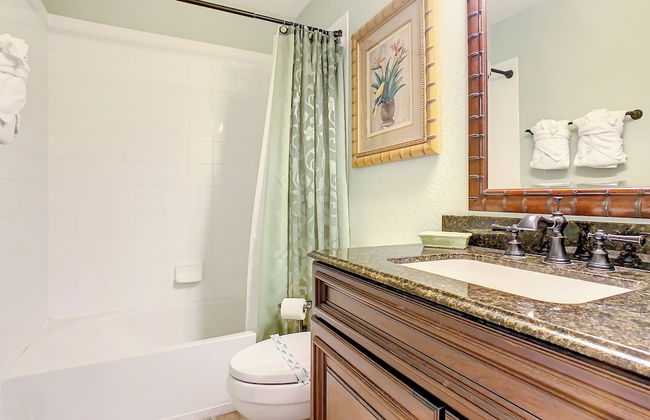 Comrow Castle Magical Getaway - Photo 22