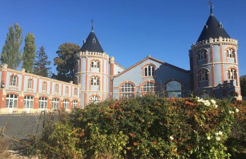 BedinReims "burgundy bottle" 110m2 Exceptional, 4 chambres doubles, 2 bain, free park & wifi, tout équipé - Foto 58