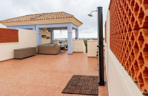 Ático con terraza-solárium y piscina 4-6 personas WIFI A/C - Foto 4