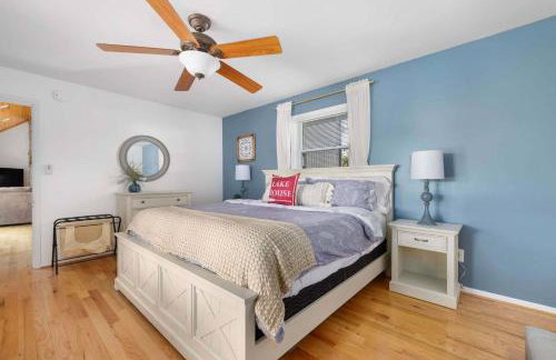 Relaxing Lakefront Retreat w/ Hot Tub & Dock - Foto 49