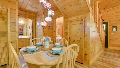 Secluded Cross Creek Cabin with Deck and Fire Pit! - Foto 3