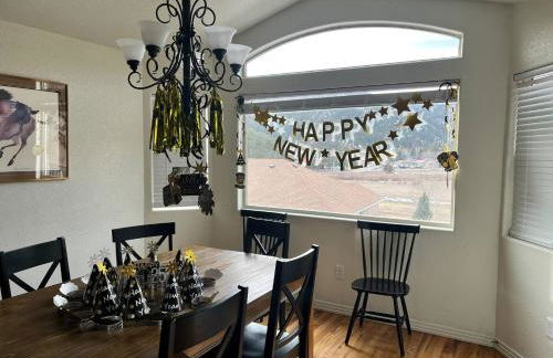 Picturesque Pueblo at Palmer Lake Sleeps 14 - Foto 52