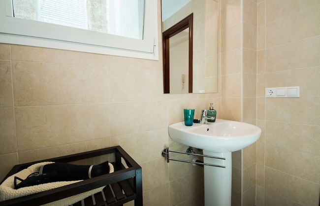 Holidays2Malaga Juan de Mena Apartments - Photo 60