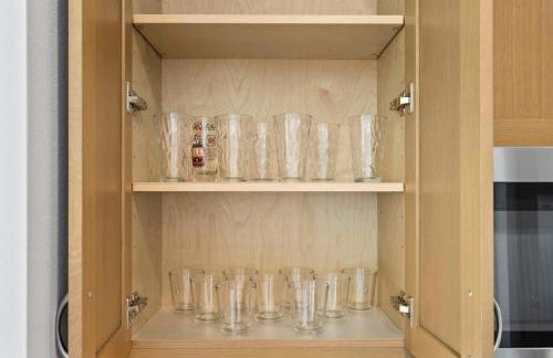 # Marbella Lane-Elegant 3BR Getaway with Superb Views - Foto 40