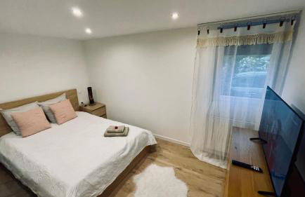 LE HAVRE D'ATHENA - Grand appart, jardin privé, abri vélos & accès rapide A61 - Foto 17