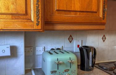 Modern 2 Bed Sleeps 6 near O2 ExCeL Enjoy river views and easy access to the IFS Cloud Cable Car Features 2 bedrooms plus a sofa bed for 6 guests - Foto 16