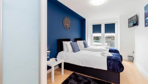 Contractors 4 Beds 2 BathroomsTown Centre Parking - Foto 1