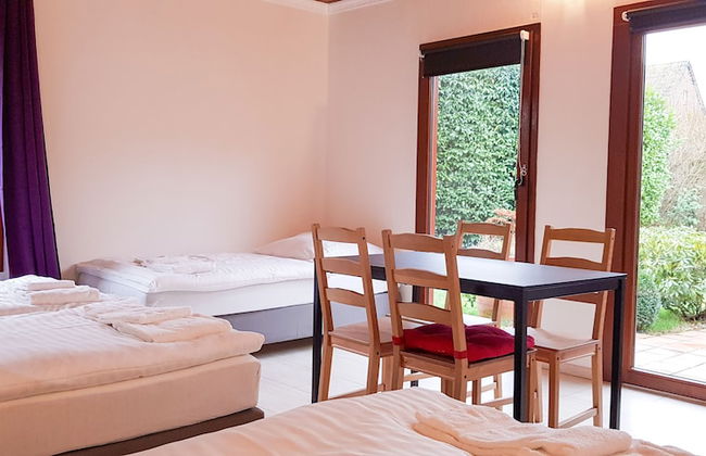 Tolstov-Hotels Beautiful Villa with Big Garden - Photo 8