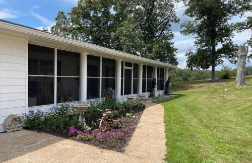 Spacious Cabin Retreat - Sleeps 12 -1hr from STL - Foto 1