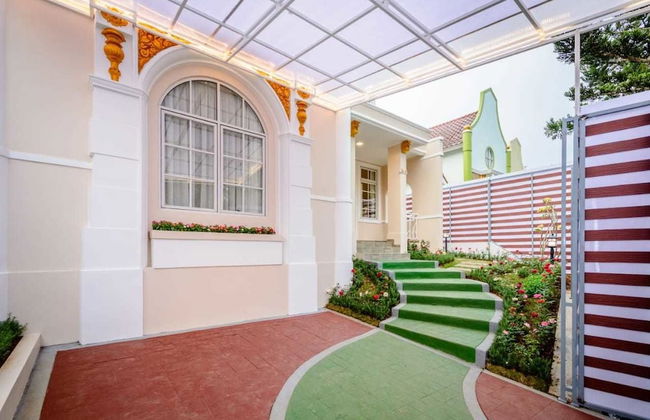 Villa Kota Bunga Puncak 2 Bedroom - Photo 21