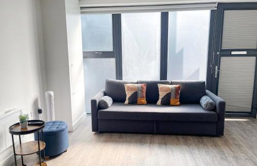 Fully-Furnished Studio Apt in Islington with Wi-Fi near Angel, Kings Cross & Upper Street by NourNest Apartments - Foto 7