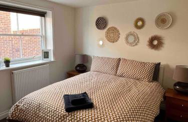 Town centre apartment with parking - Photo 2