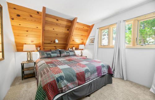 Moonlight Shores Lakefront - Lakefront home with hot tub! - Foto 39