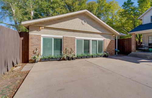 Pet-Friendly Getaway with Projector in Lake Dallas! - Foto 25