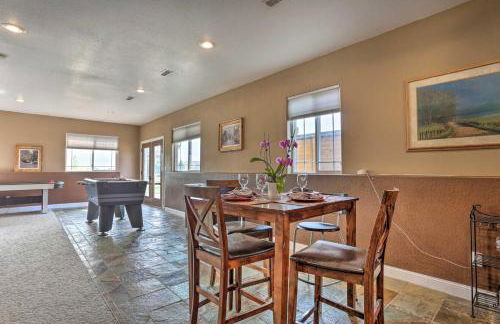 Cozy Black Hawk Retreat with Games and Patio - Foto 8