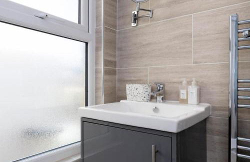 Central Saltburn 2 bed family apartment - Foto 16