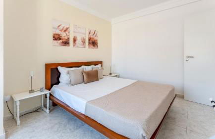 Stylish 3 BDR Retreat with Pool by LovelyStay - Foto 3