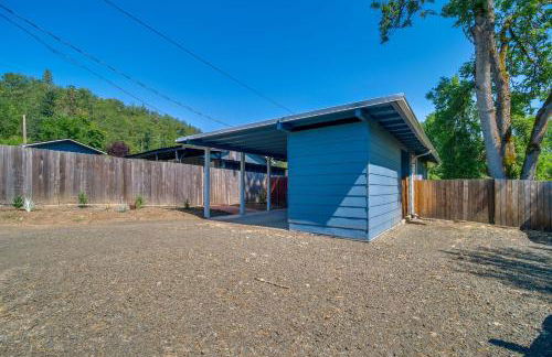 Cozy Roseburg Home with Fire Pit and Gas Grill! - Foto 25