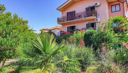 Apartments Marinici Rijeka - with Private Parking - Foto 2, Garden